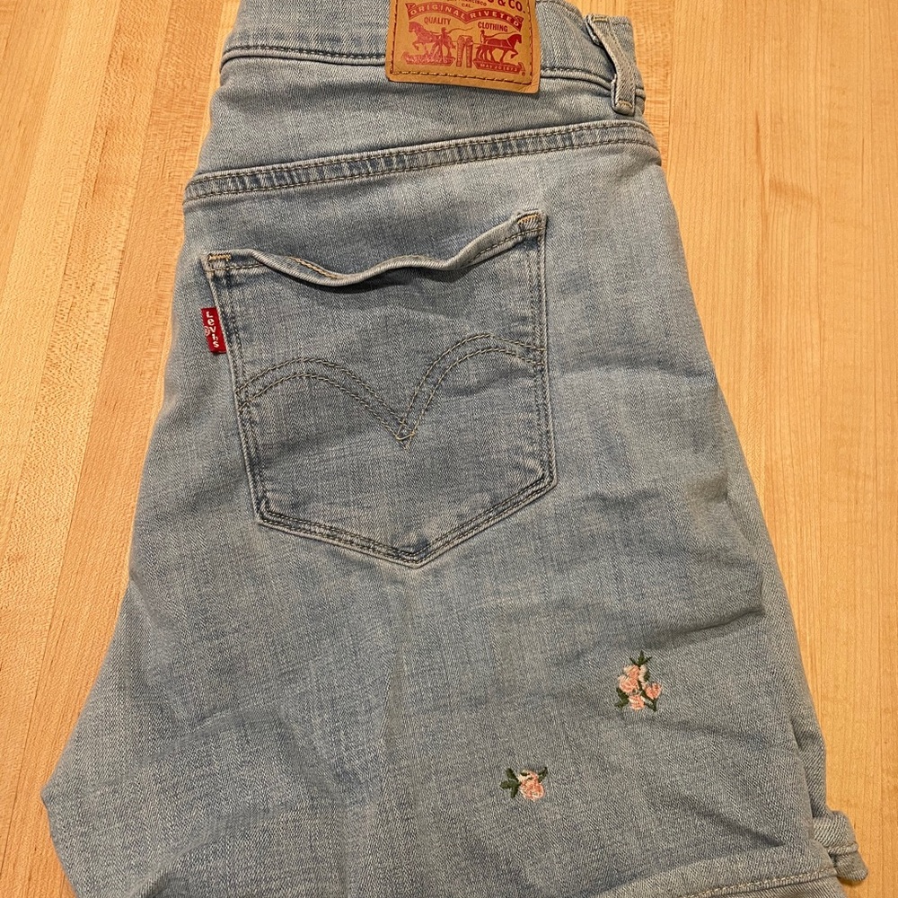 Levi High Waisted Shorts with Embroidered Flowers